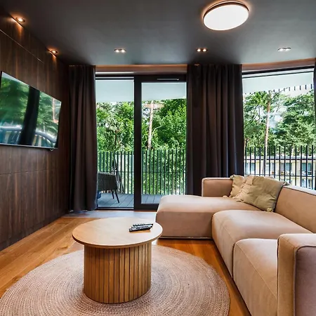 Deluxe Amber Stegna (Pomerania)