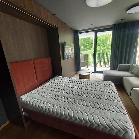 Deluxe Amber Stegna (Pomerania)