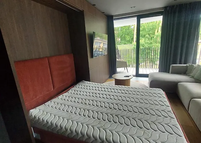 Deluxe Amber Stegna (Pomerania)